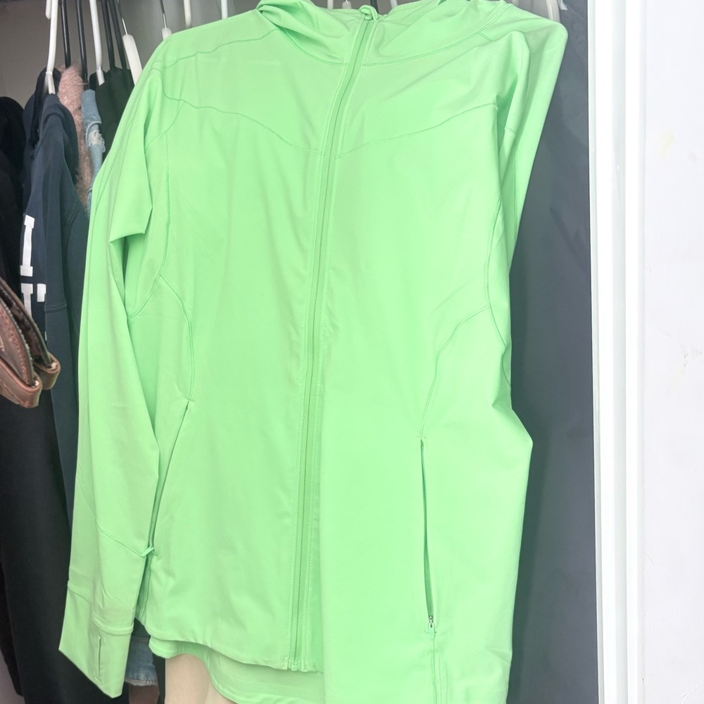Lululemon Mist Over Windbreaker - Picture 2 of 4